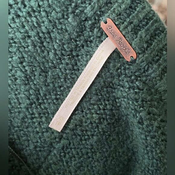 Women’s Free People V-neck Brookside Tunic Sweater in Green • XS - Picture 4 of 12